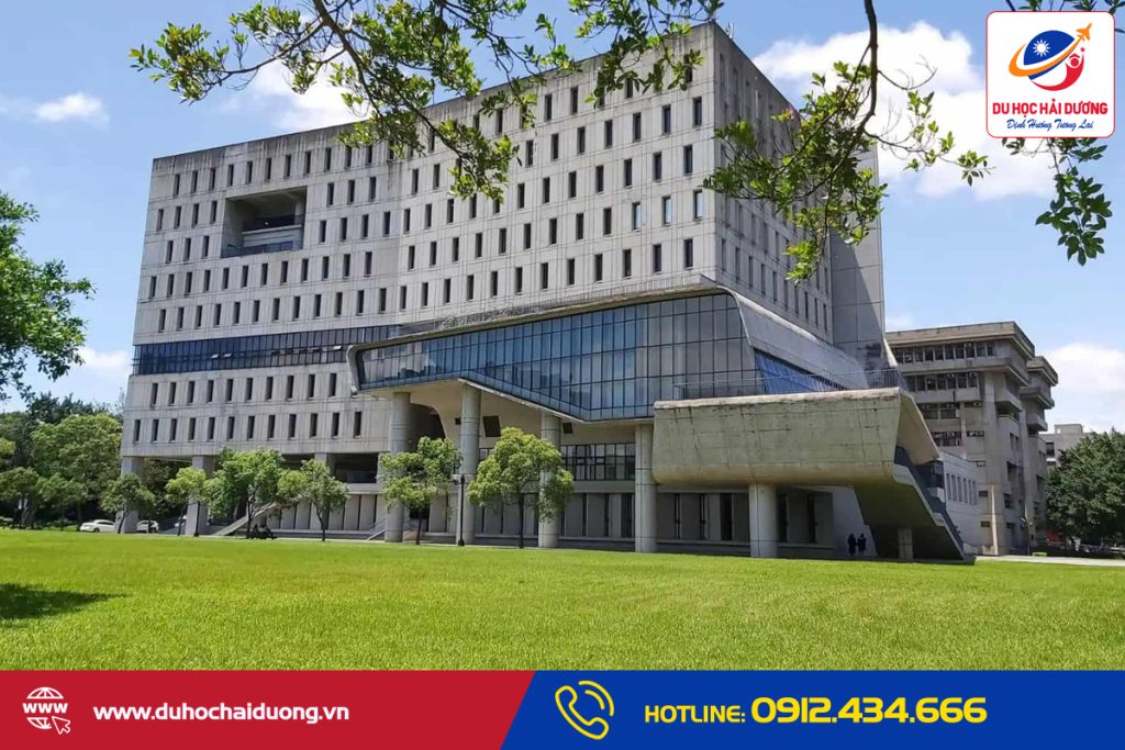 Hệ 1+4 Đại học Nguyên Trí