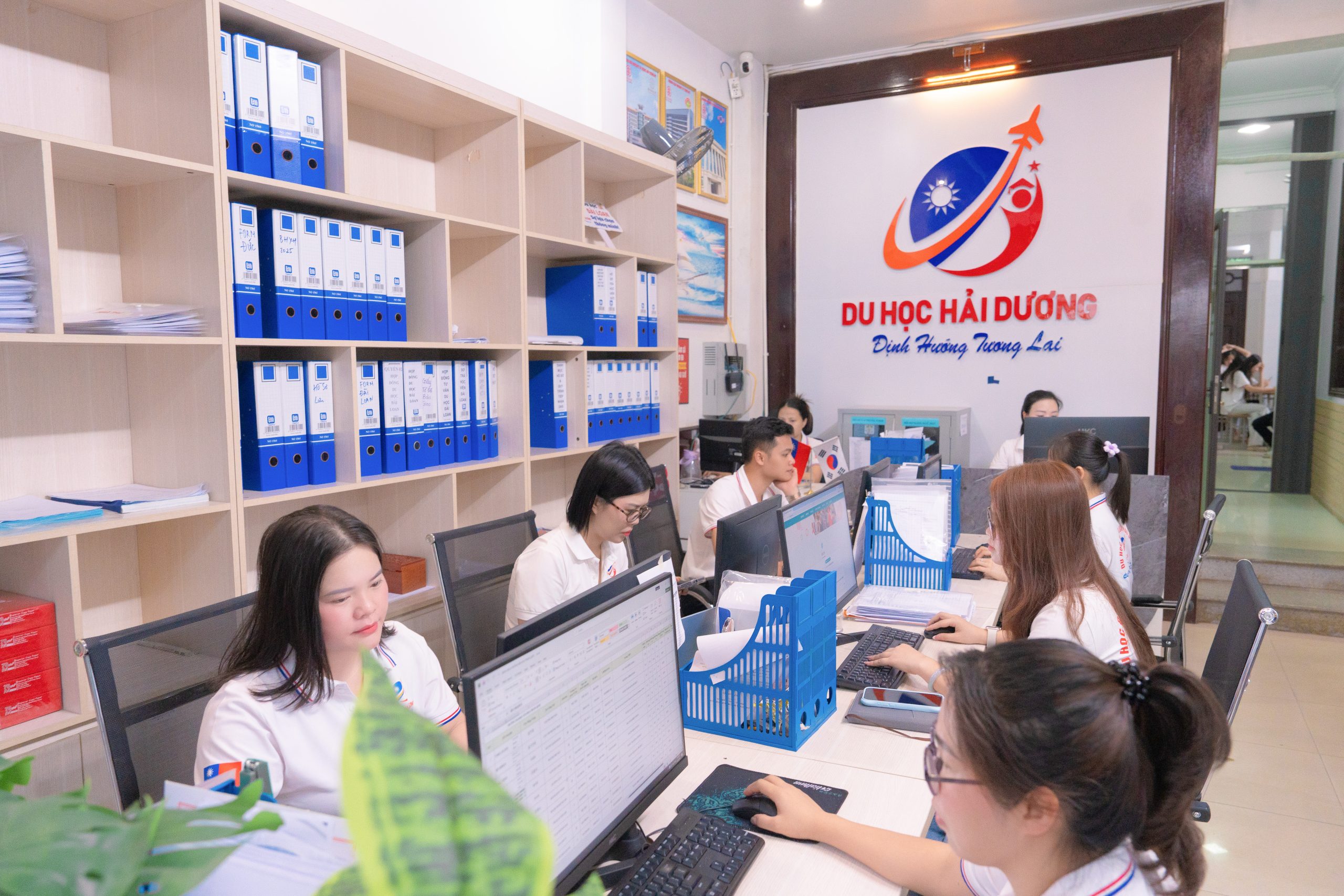 Đội ngũ Du học Hải Dương