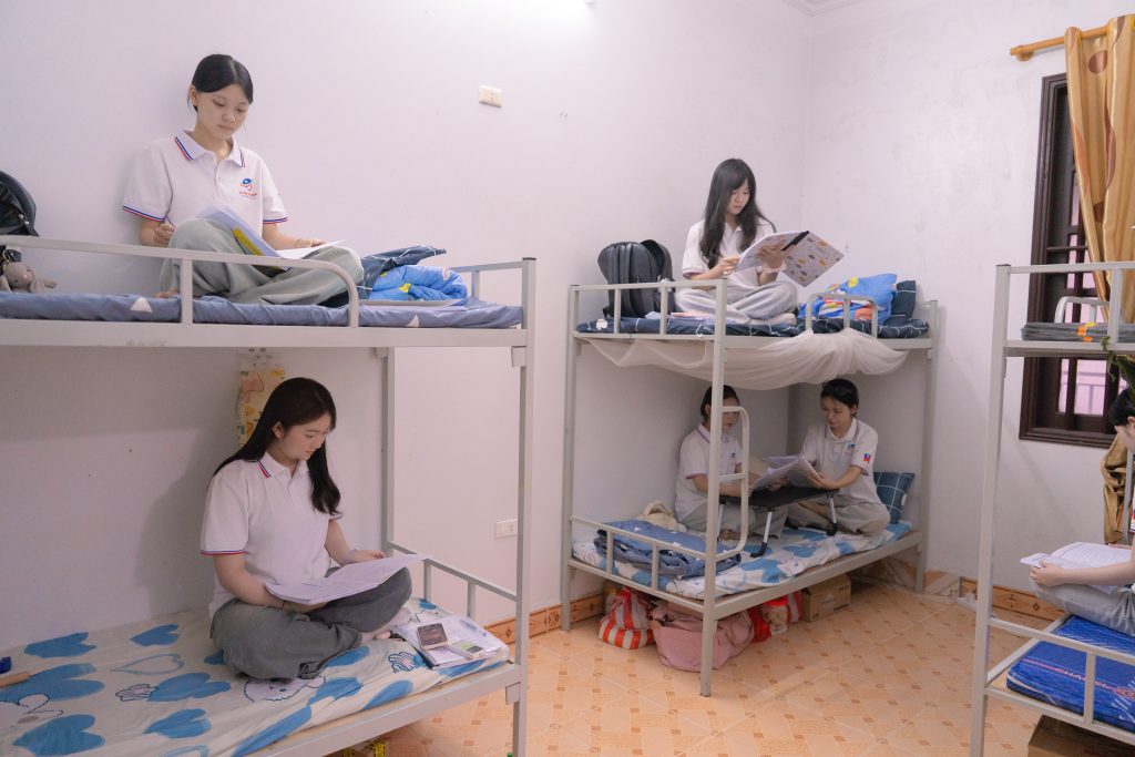 Khu vực sinh hoạt và ký túc xá học viên